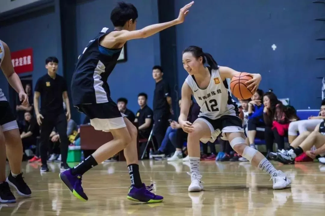 资深篮球爱好者如何保持和发展竞技水平_0